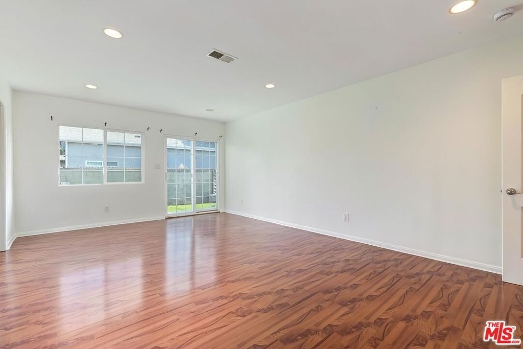 17322 Martha Street - Photo 10