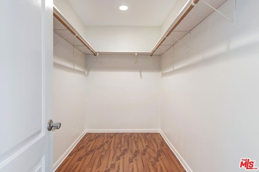 17322 Martha Street - Photo 13