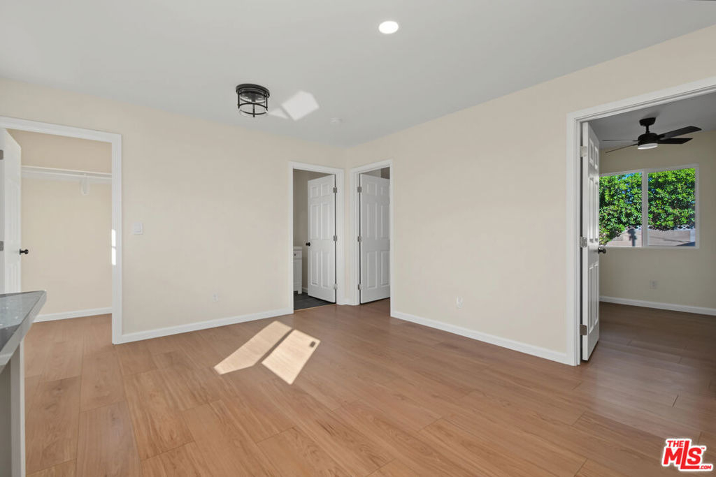 11512 Fenton Avenue - Photo 4