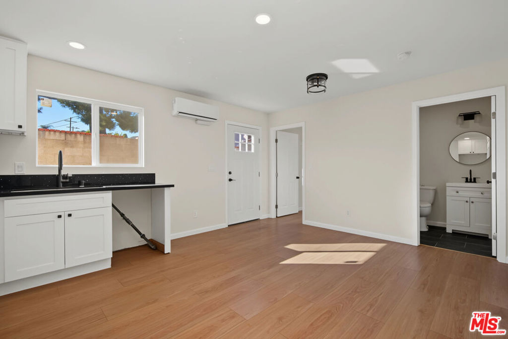 11512 Fenton Avenue - Photo 5