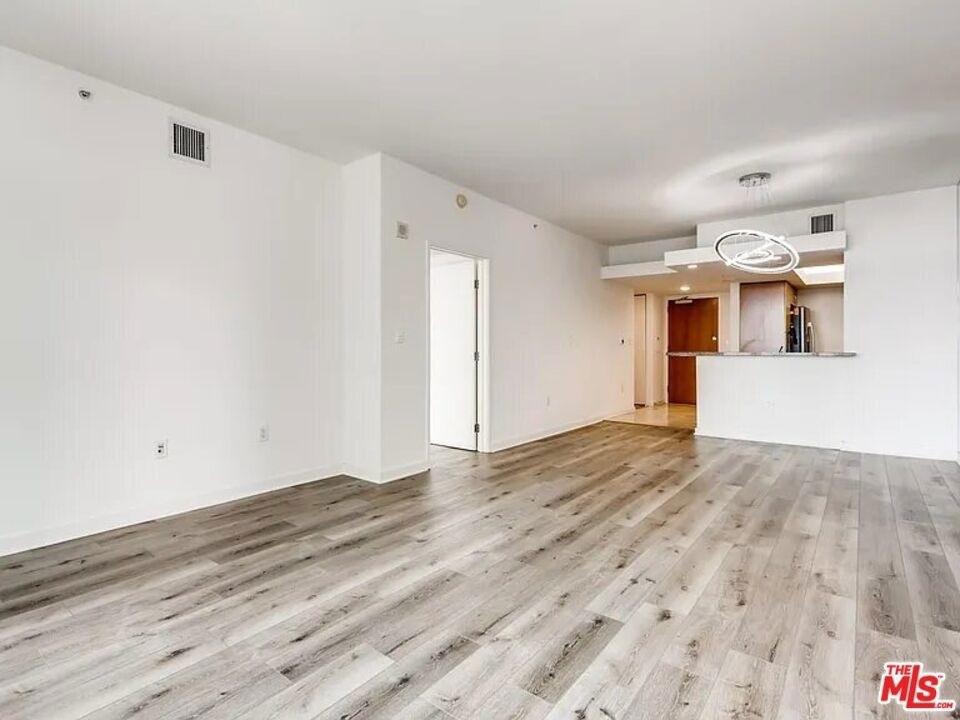 13700 Marina Pointe Drive - Photo 16