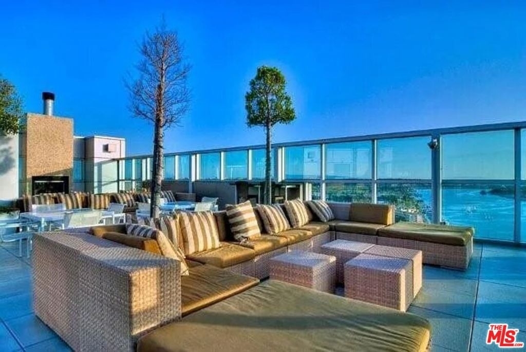 13700 Marina Pointe Drive - Photo 12