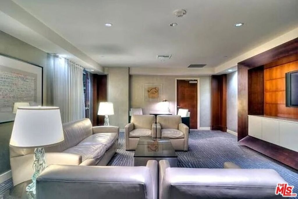 13700 Marina Pointe Drive - Photo 3