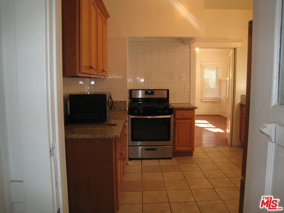 153 S Gramercy Place - Photo 5