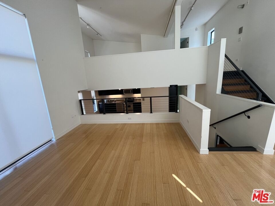 320 Indiana Avenue - Photo 11