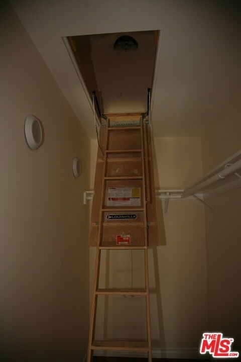 6621 Nagle Avenue - Photo 9