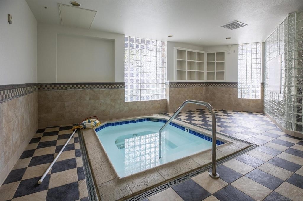 1400 Broadway - Photo 19