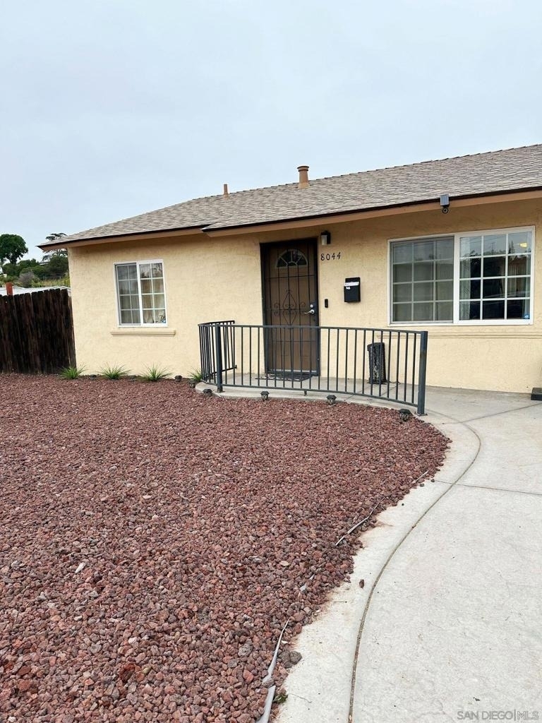 8044 Solana St - Photo 1