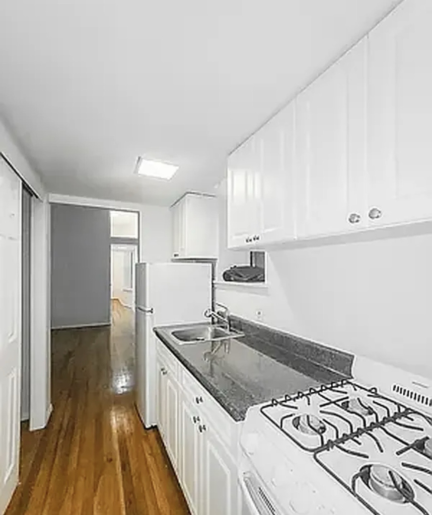 208 West 82nd Street - Photo 1
