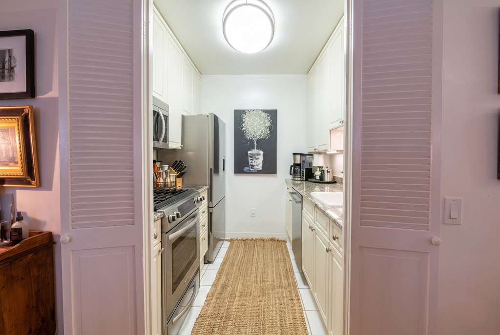 101 West 55th Street - Photo 8