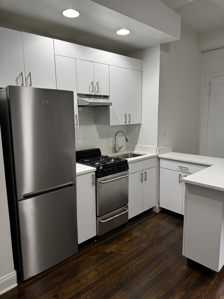 East 46th Street - Photo 1