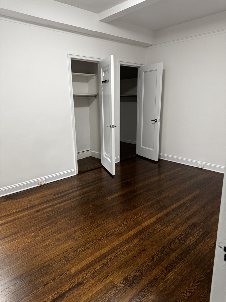 East 46th Street - Photo 3