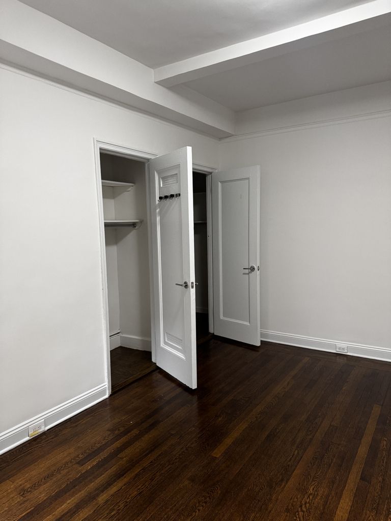 East 46th Street - Photo 5