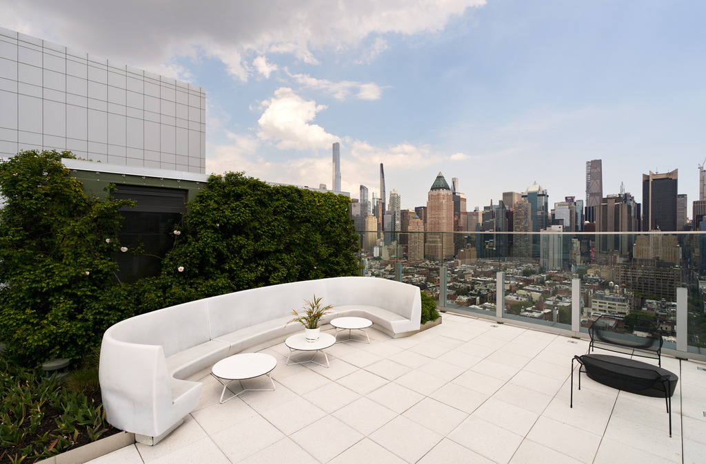 West 45 st - Photo 8