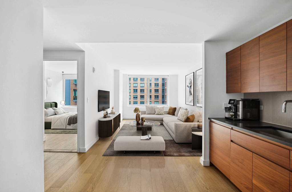 West 45 st - Photo 4