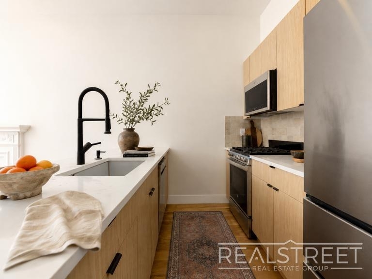 1267 Bergen Street - Photo 2
