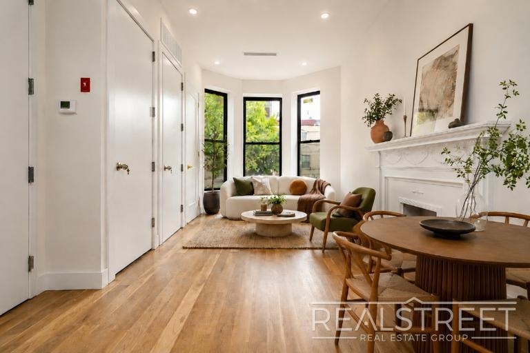1267 Bergen Street - Photo 1