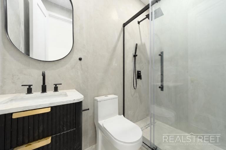 1267 Bergen Street - Photo 5