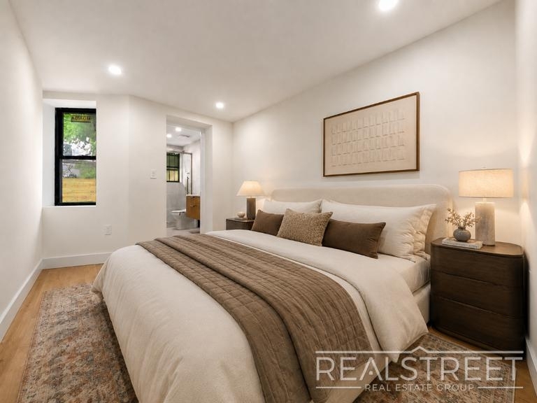 1267 Bergen Street - Photo 3