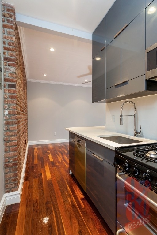 Lexington Ave - Photo 1