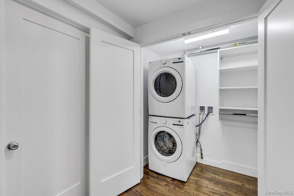 1431 Old Northern Boulevard - Photo 13
