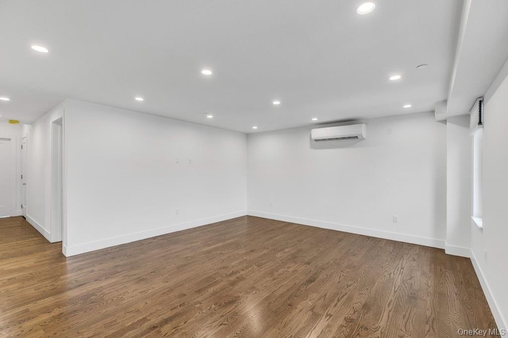 1431 Old Northern Boulevard - Photo 6