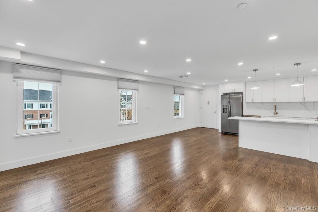 1431 Old Northern Boulevard - Photo 8