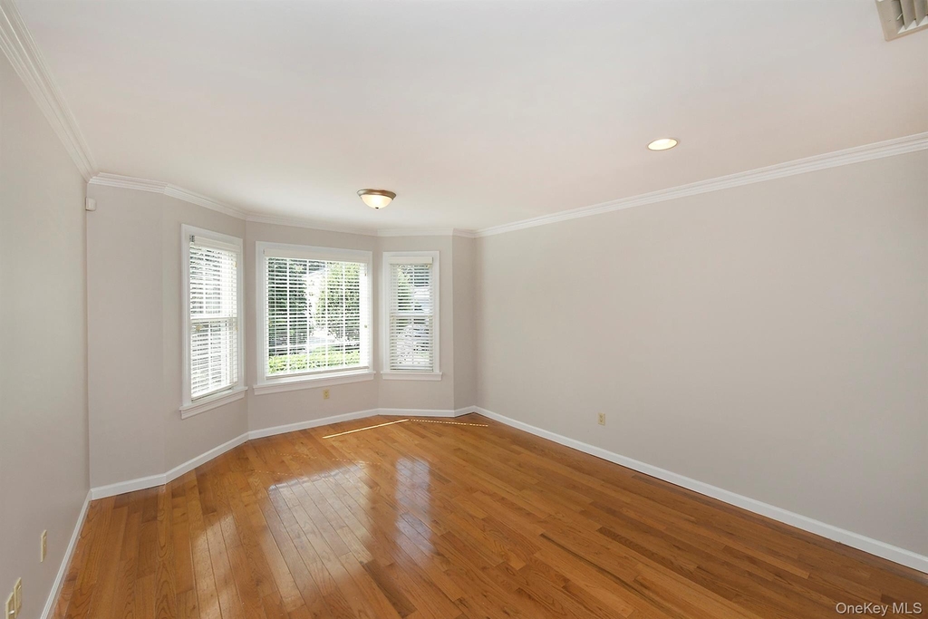 39 Nesaquake Avenue - Photo 5