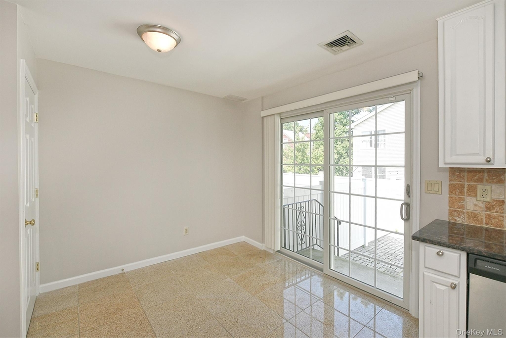 39 Nesaquake Avenue - Photo 10