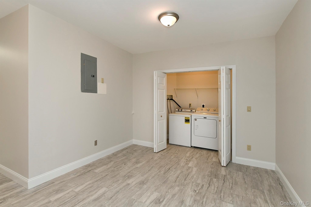 39 Nesaquake Avenue - Photo 19
