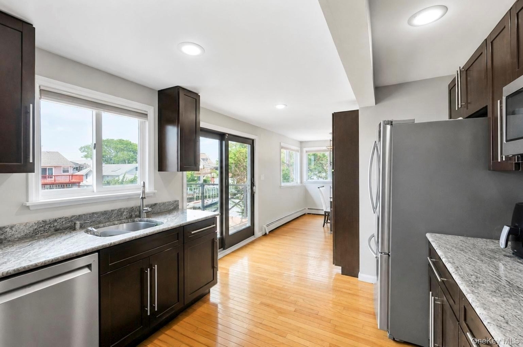 308 Bedell Street - Photo 22