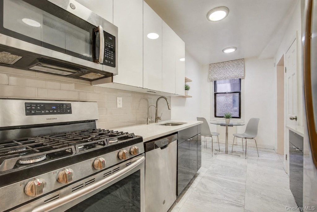 167-10 Crocheron Avenue - Photo 11