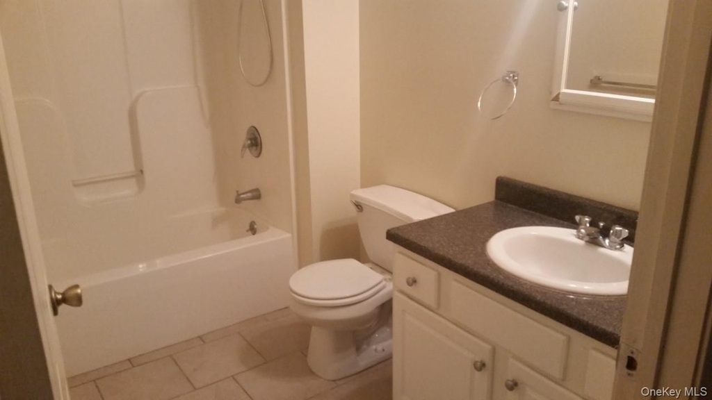194 E Main Street - Photo 4