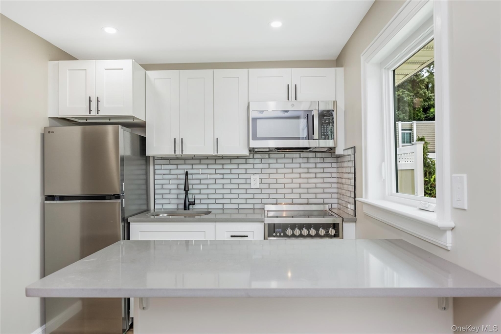 29 Tyler Street - Photo 2