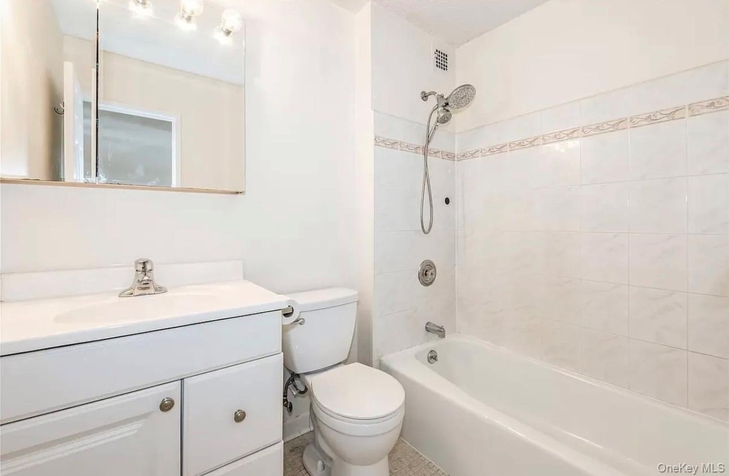 15038 Union Turnpike - Photo 16
