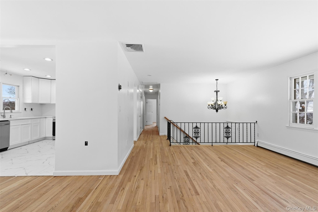 1618 Morningview Drive - Photo 4