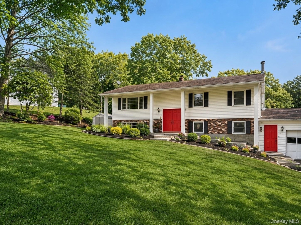 1618 Morningview Drive - Photo 1