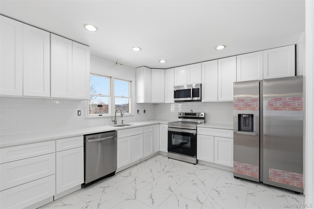1618 Morningview Drive - Photo 11