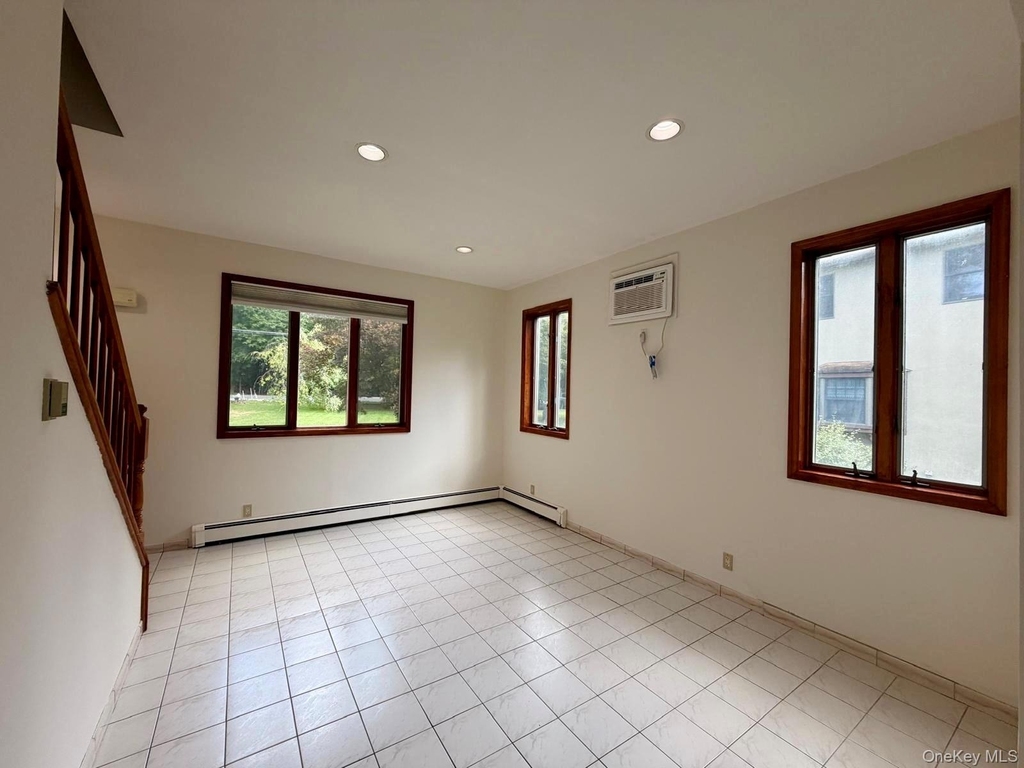 110 Baron De Hirsch Road - Photo 3