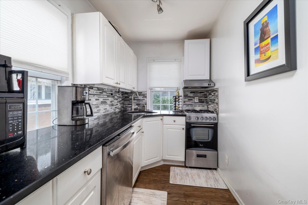 66 Reid Avenue - Photo 3