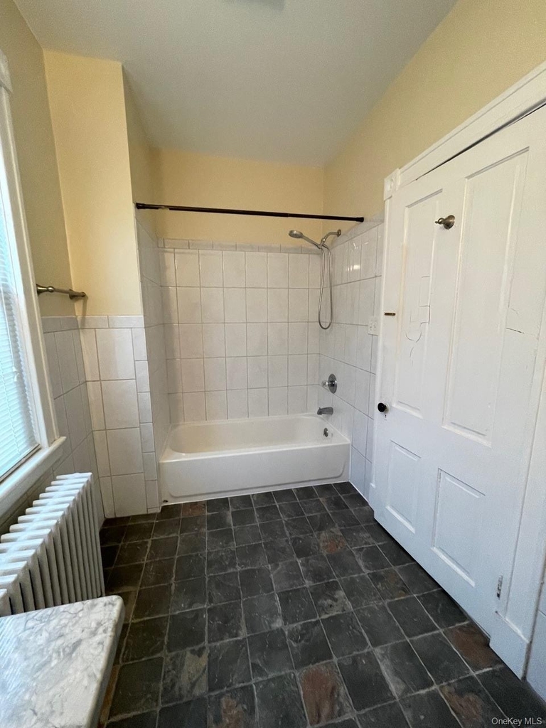 22 Cozzens Avenue - Photo 4
