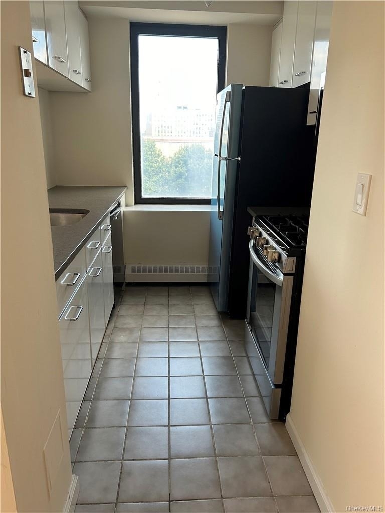 4 Martine Avenue - Photo 7