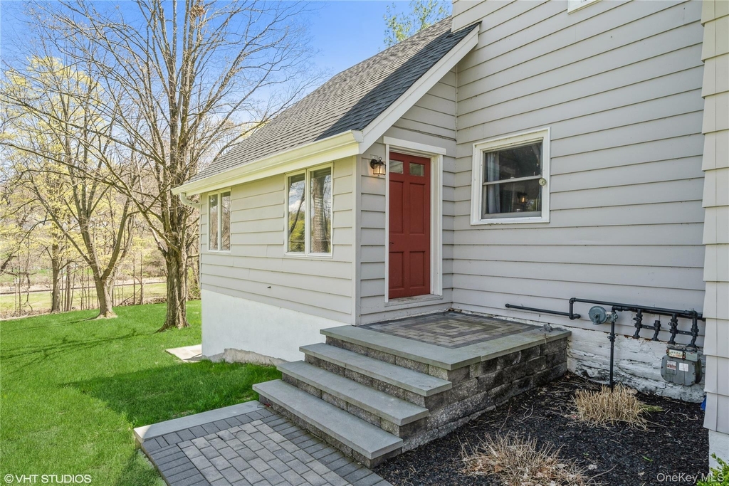 1392 Kings Highway - Photo 0