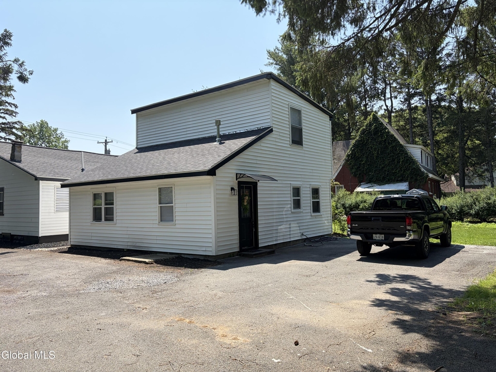 905 Balltown Road - Photo 1