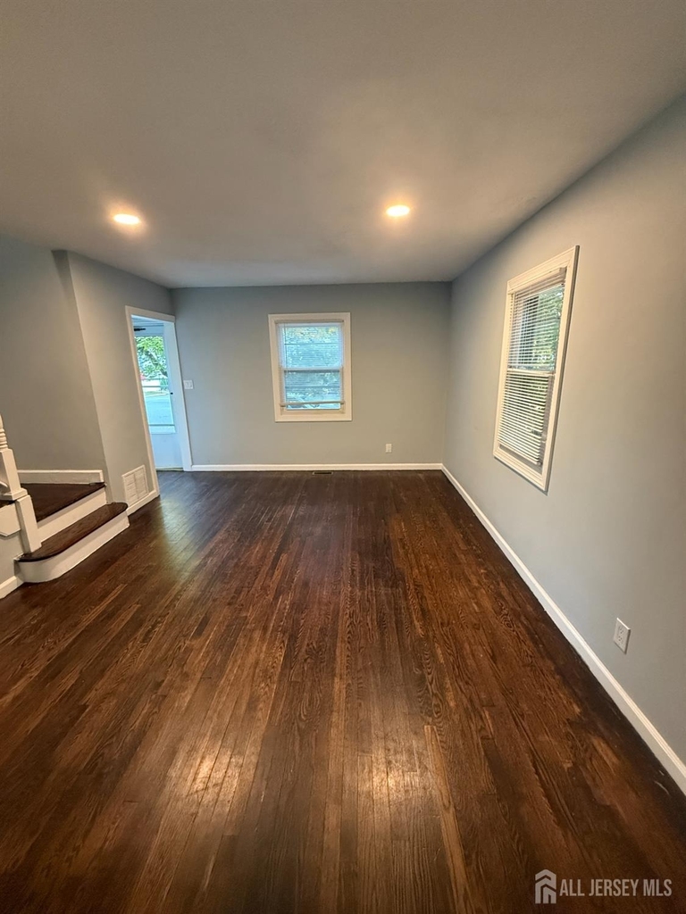 43 Crampton Avenue - Photo 4