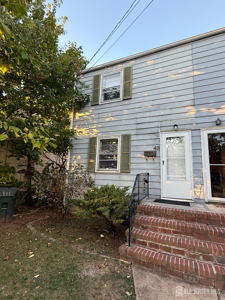 43 Crampton Avenue - Photo 1