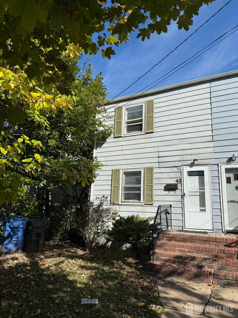 43 Crampton Avenue - Photo 0