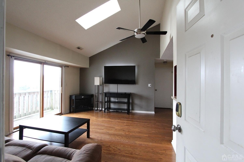 5015 Ravens Crest Drive - Photo 3