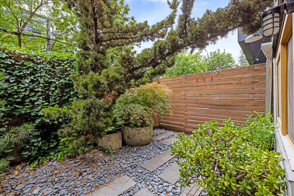 44 Sharon Street - Photo 12