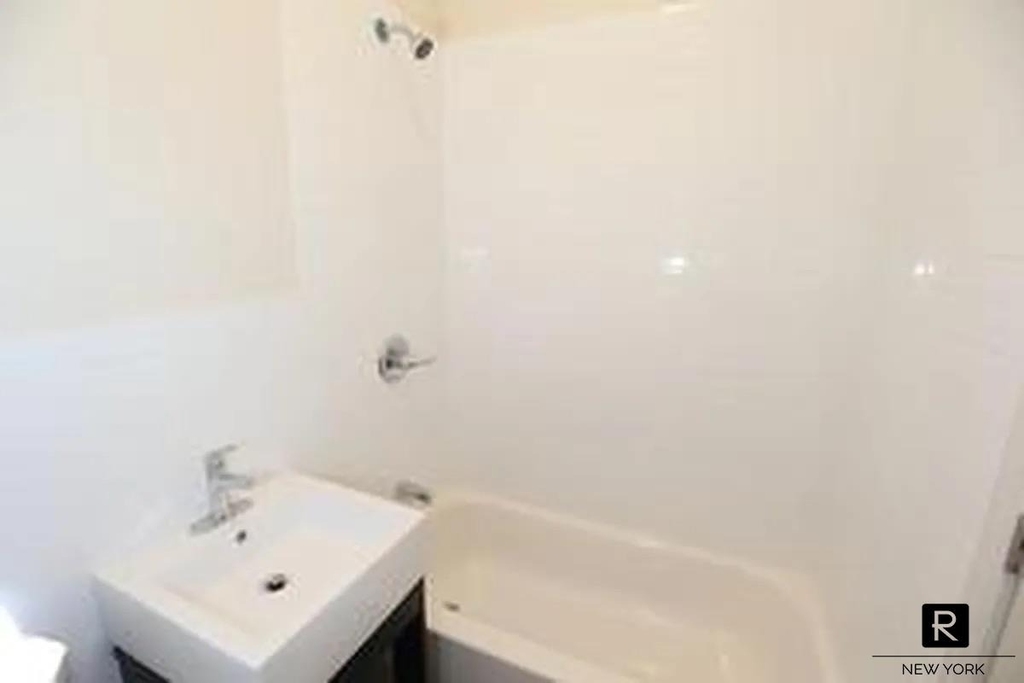 211 Wyckoff Avenue - Photo 1